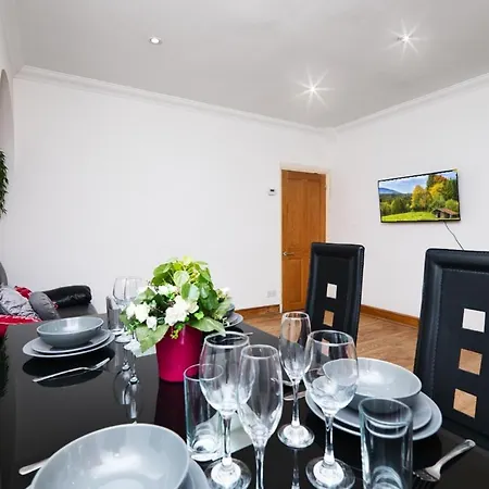 Immaculate Condition 3 Bed En-Suite Refurbished House